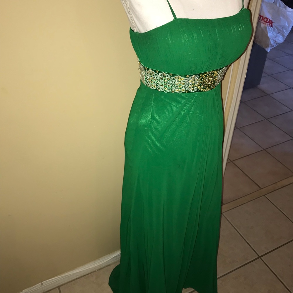 Faviana gown in green size 2